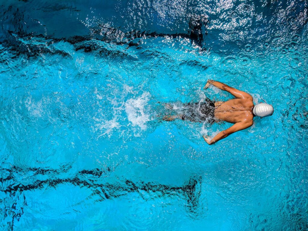 benefici psicologici nuoto